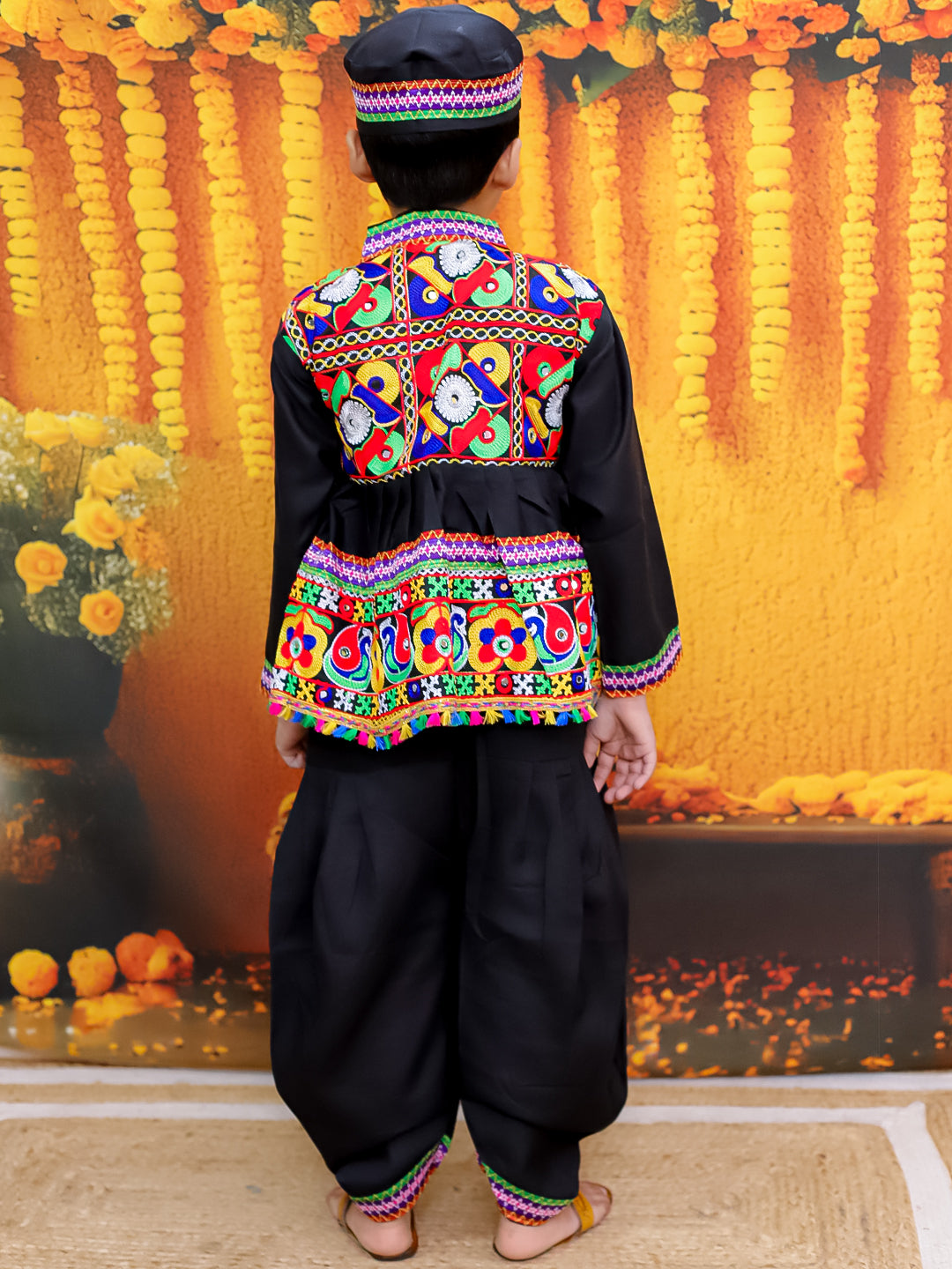BowBee Embroidered kediya with Dhoti and Cap for Boys- Black