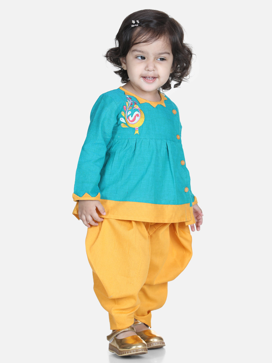 BownBee Full Sleeves Peacock Patch Embroidered Top & Dhoti - Green