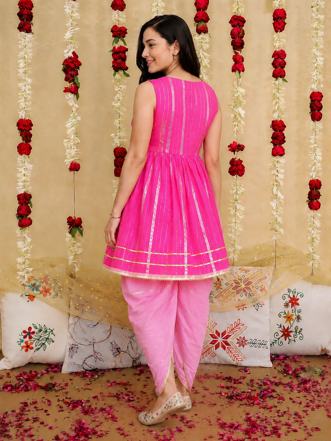 BownBee Sleeveless Fish Printed Kurti With Tulip Set For Women