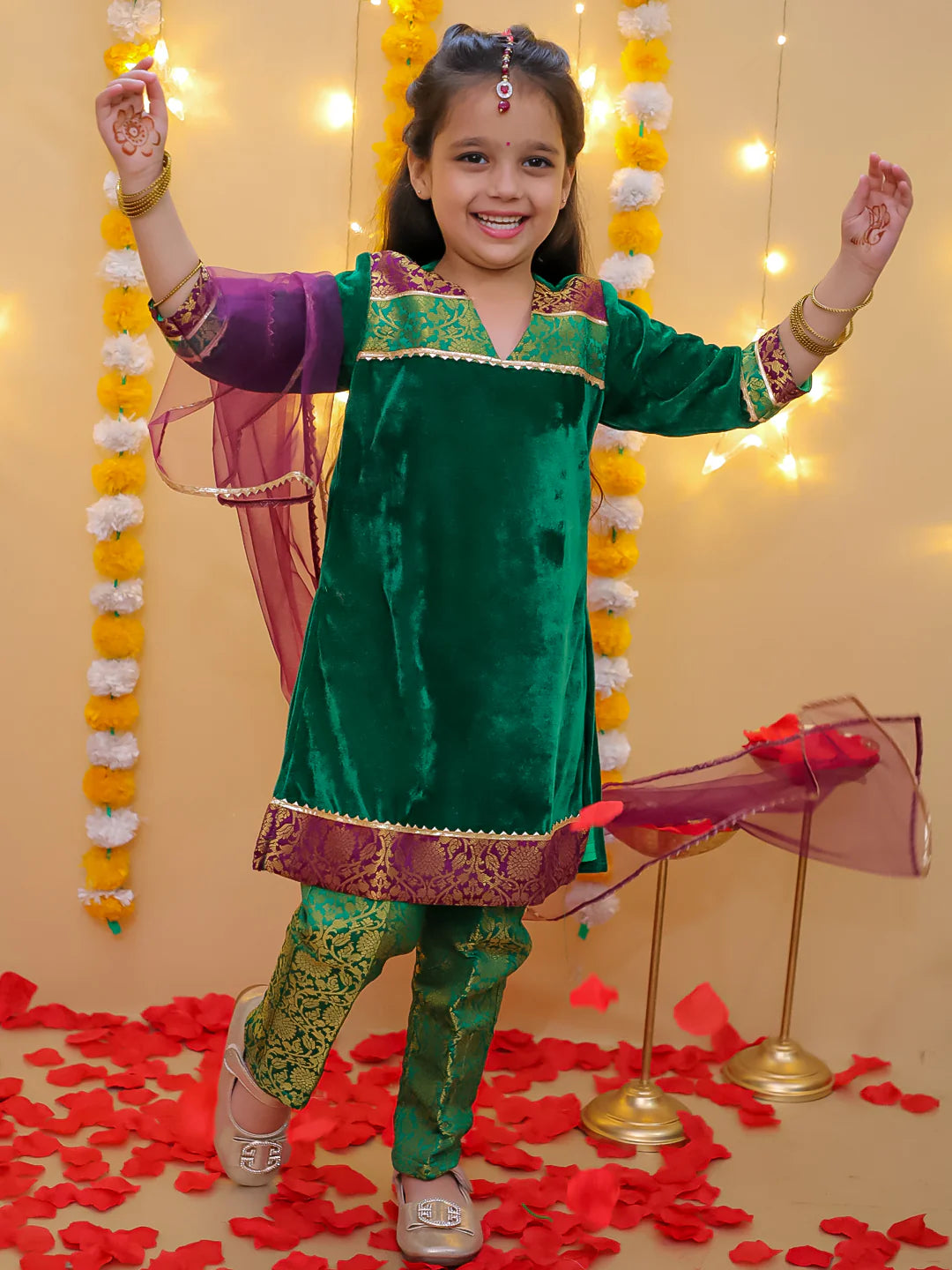 BownBee Wedding Quatersleeves Velvet Jacquard Suit Set For Girls