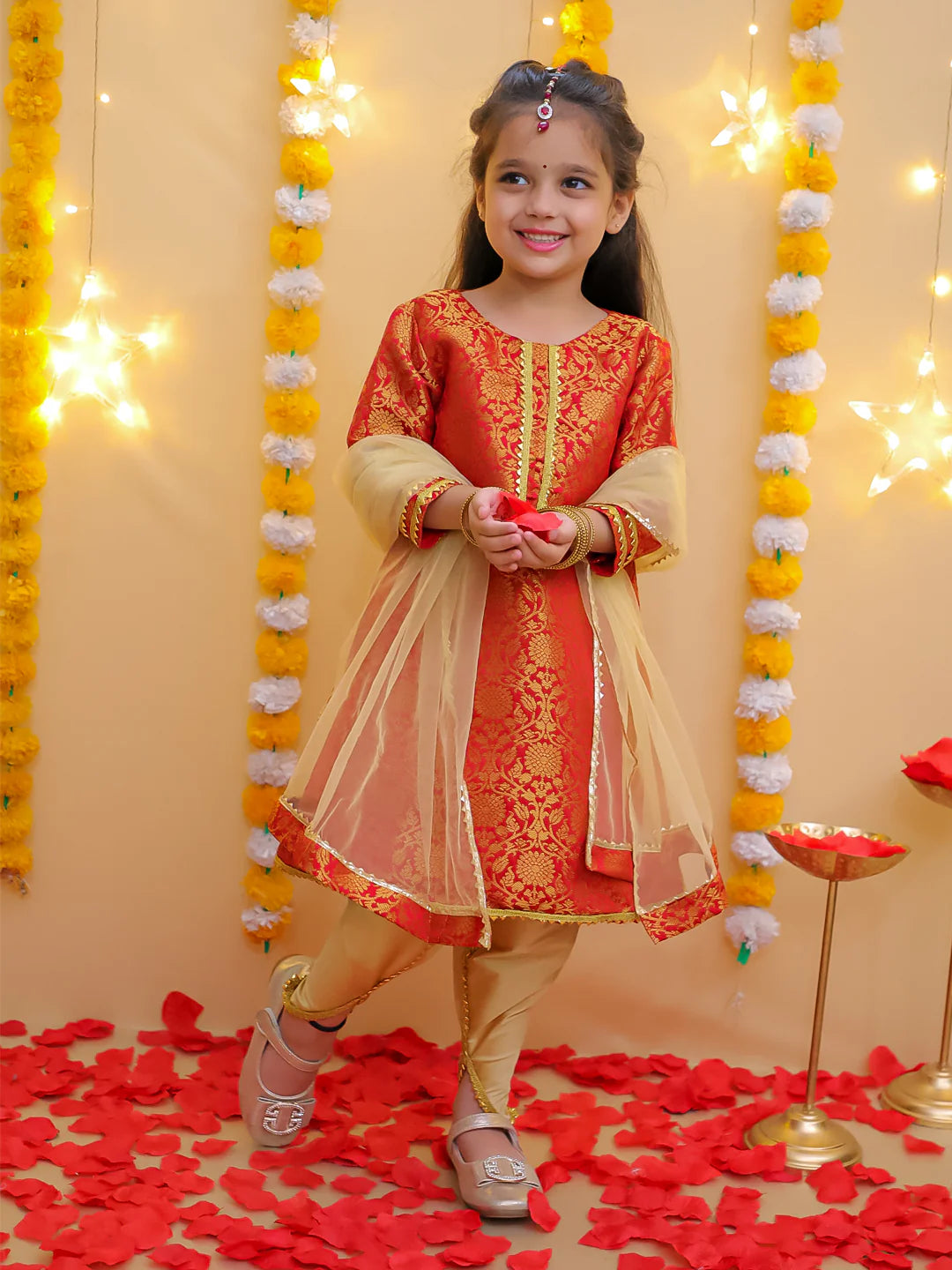 BownBee Wedding Quatersleeves Jacquard kurta With Tafetta Tulip Pants Set For Girls