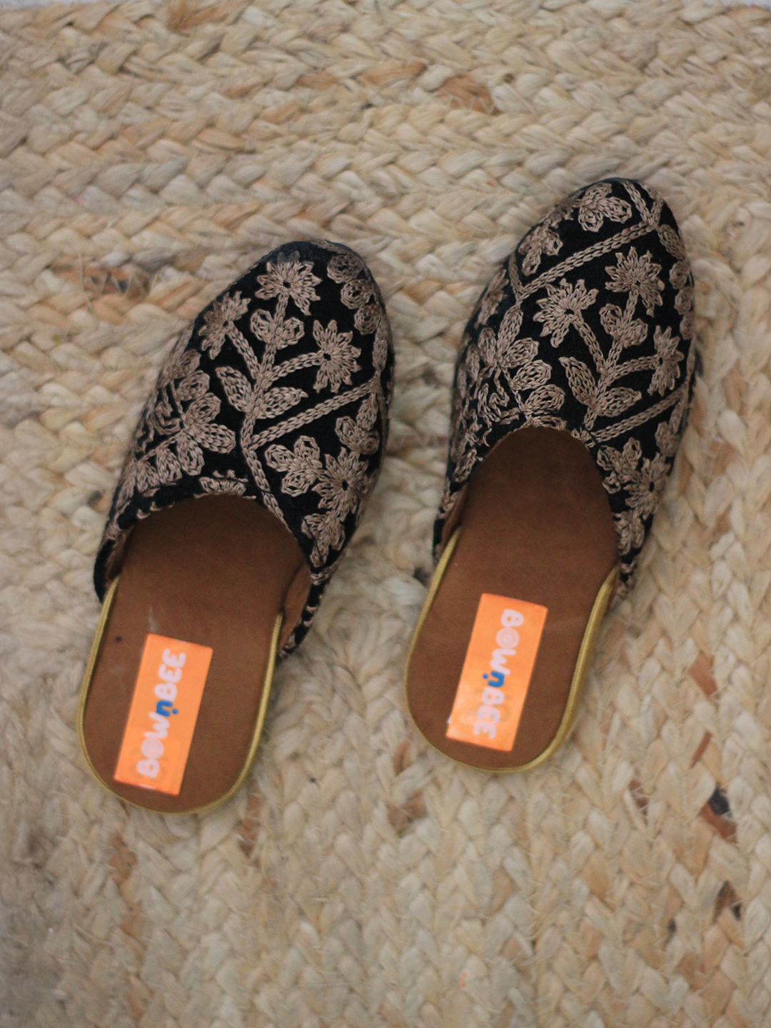 BownBee Embroidered Juttis For Girls - Black