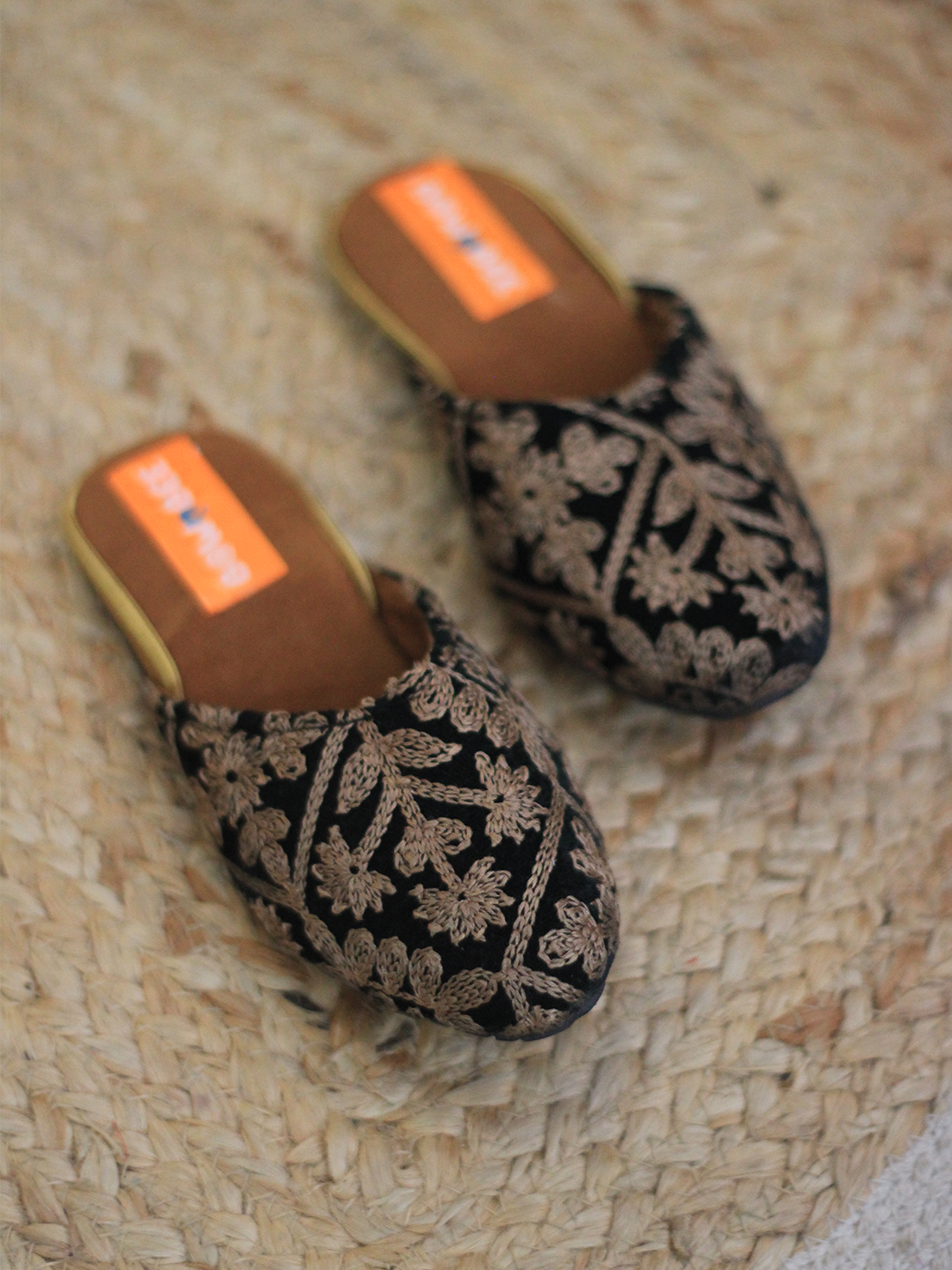 BownBee Embroidered Juttis For Girls - Black