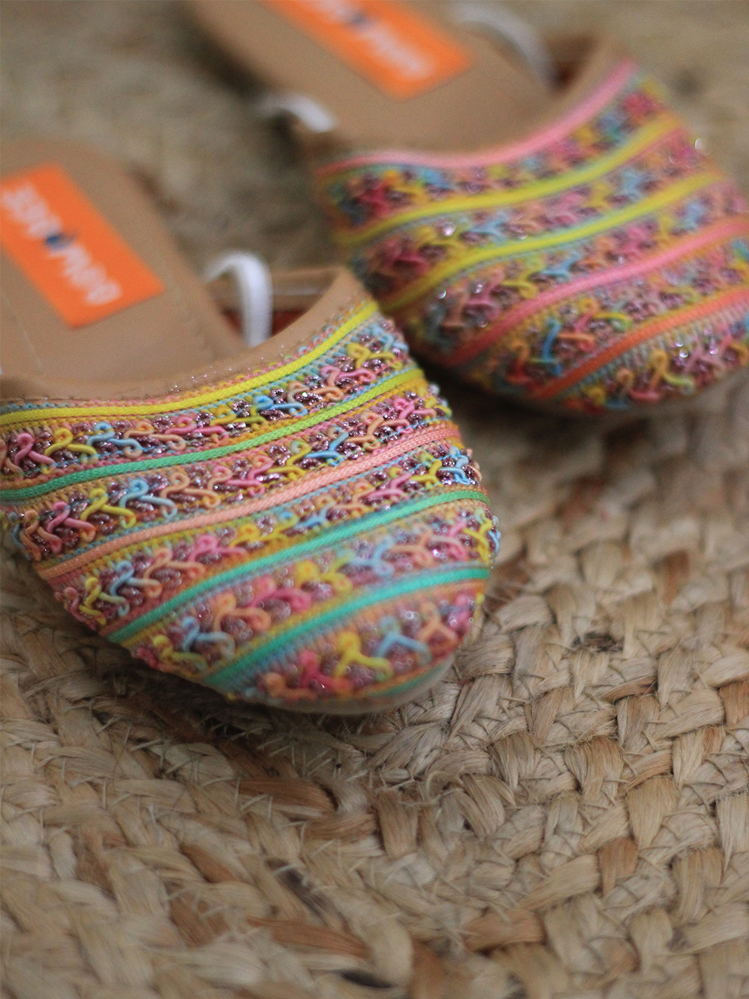 BownBee Embroidered Jutti For Girls