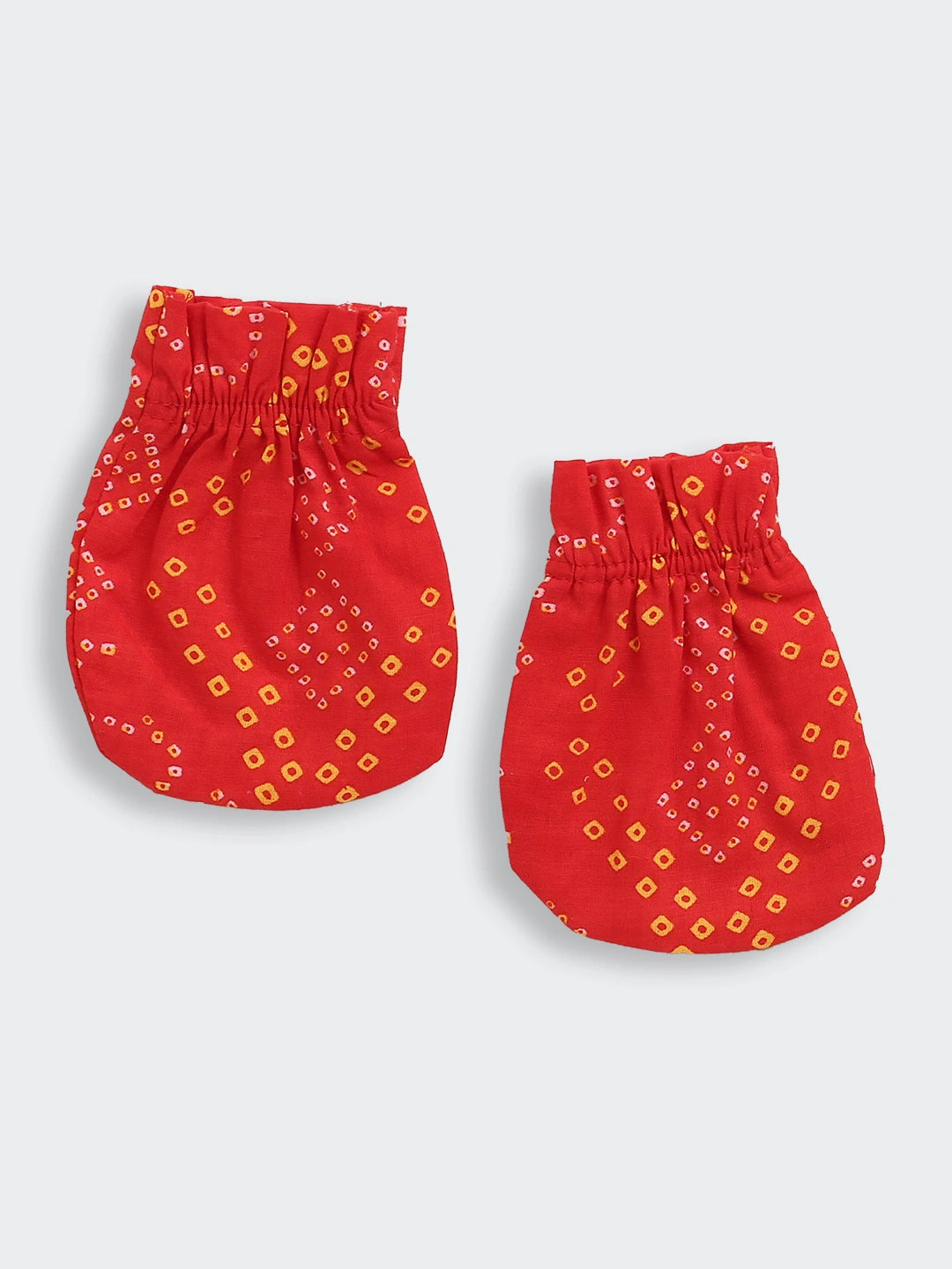 BownBee Pure Cotton Bandhani Printed Baby Gift Set Including Cap , Swaddle, Booties & Mittons