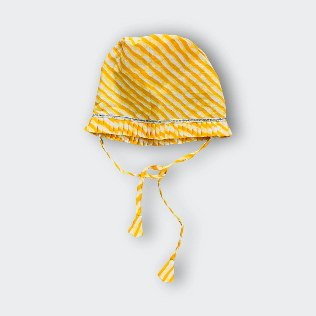 BownBee Pure Cotton Bandhani Printed Baby Gift Set Including Cap , Swaddle, Booties & Mittons