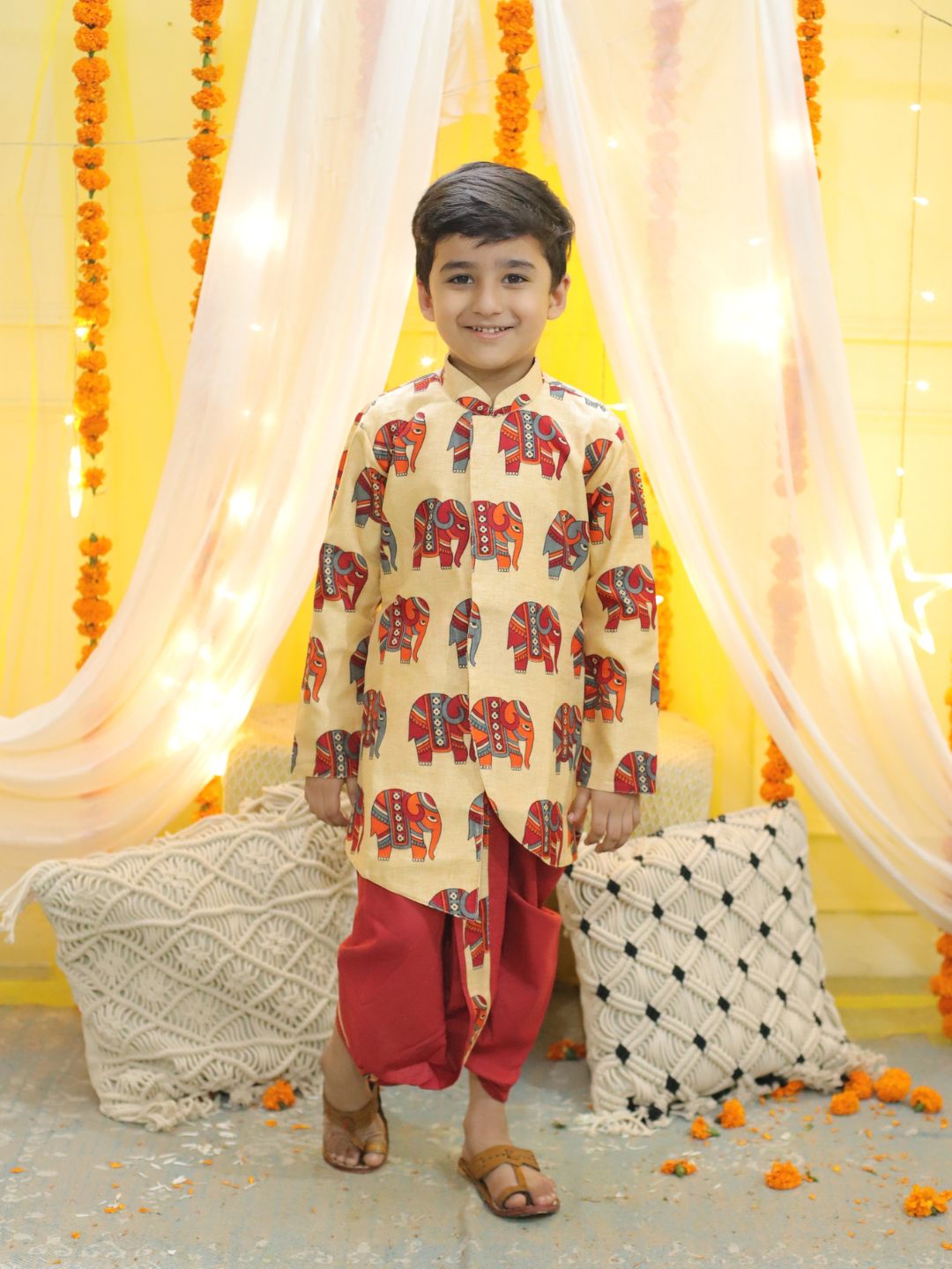 BownBee  Boys Ethnic Hathi Print Full Sleeve Sherwani - Red