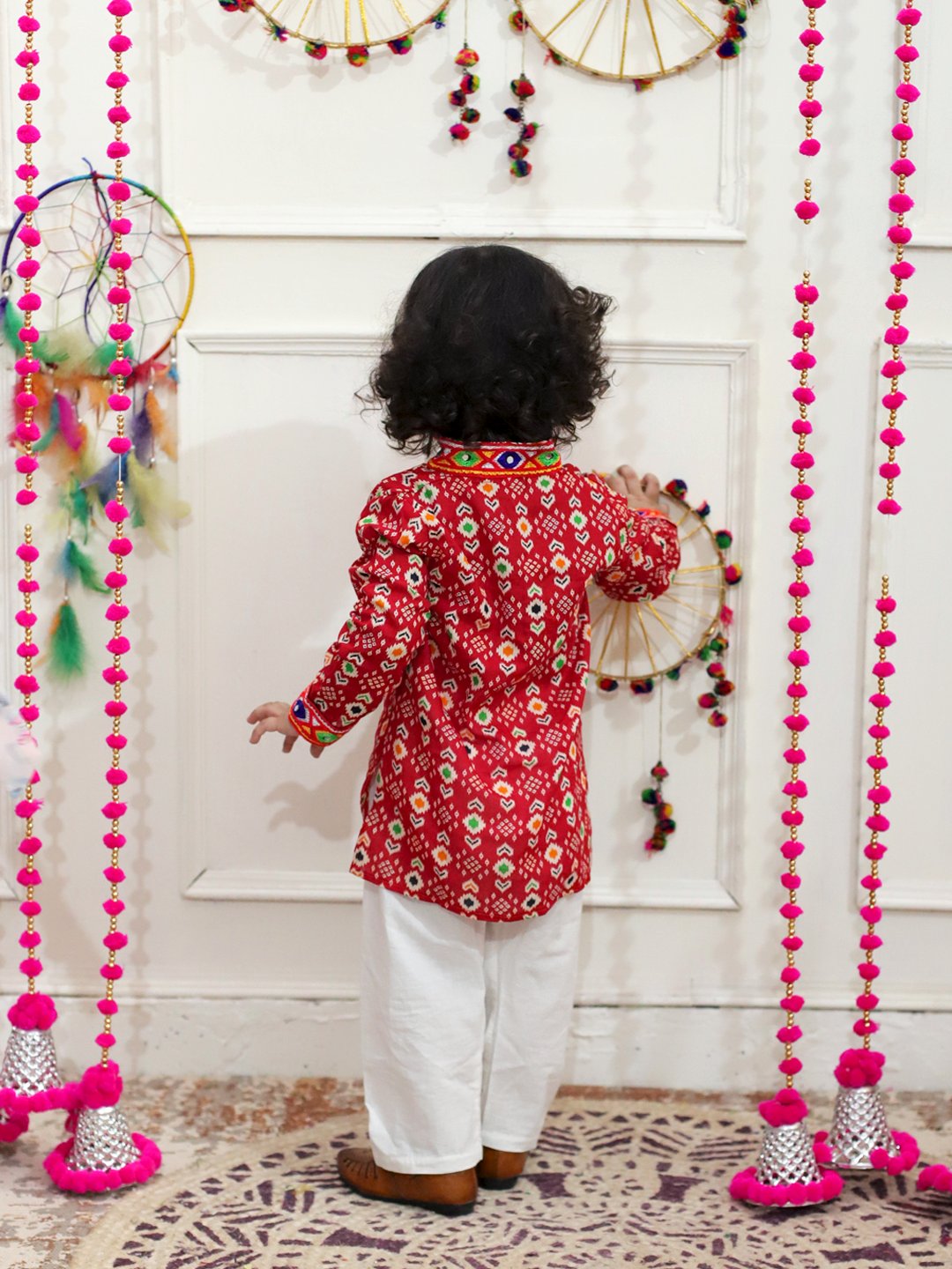 BownBee Kids Boys Navratri Dandiya  Garba  Embroidered Printed Cotton Kurta with Cotton Pajama- Red