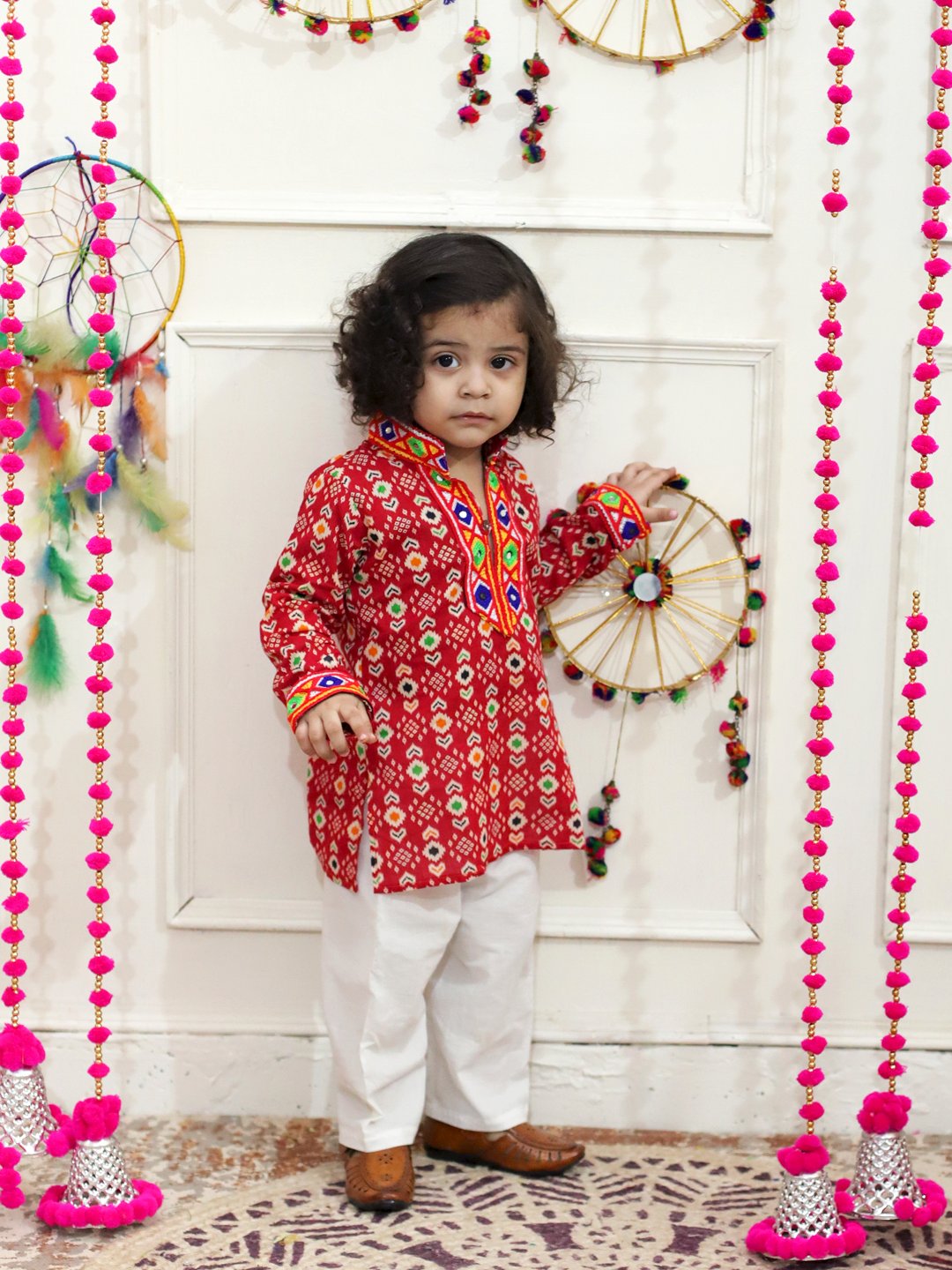 BownBee Kids Boys Navratri Dandiya  Garba  Embroidered Printed Cotton Kurta with Cotton Pajama- Red