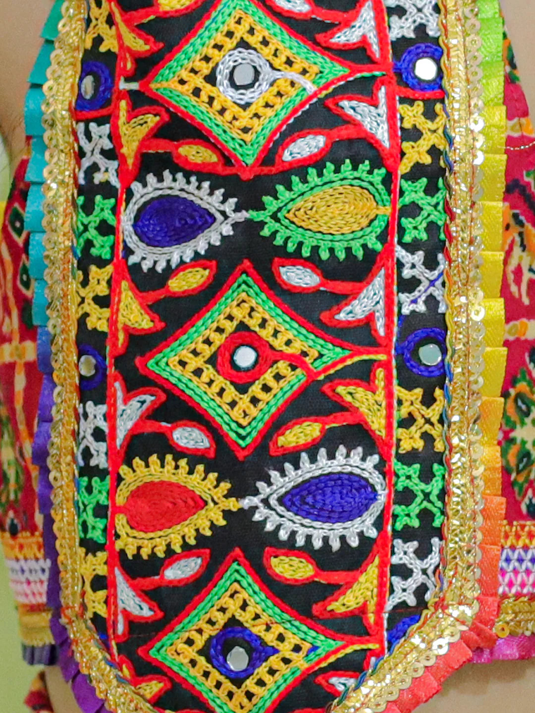 BownBee Kids Girls Navratri Dandiya  Garba Cotton Embroidered Halter Neck Chaniya Choli Dupatta