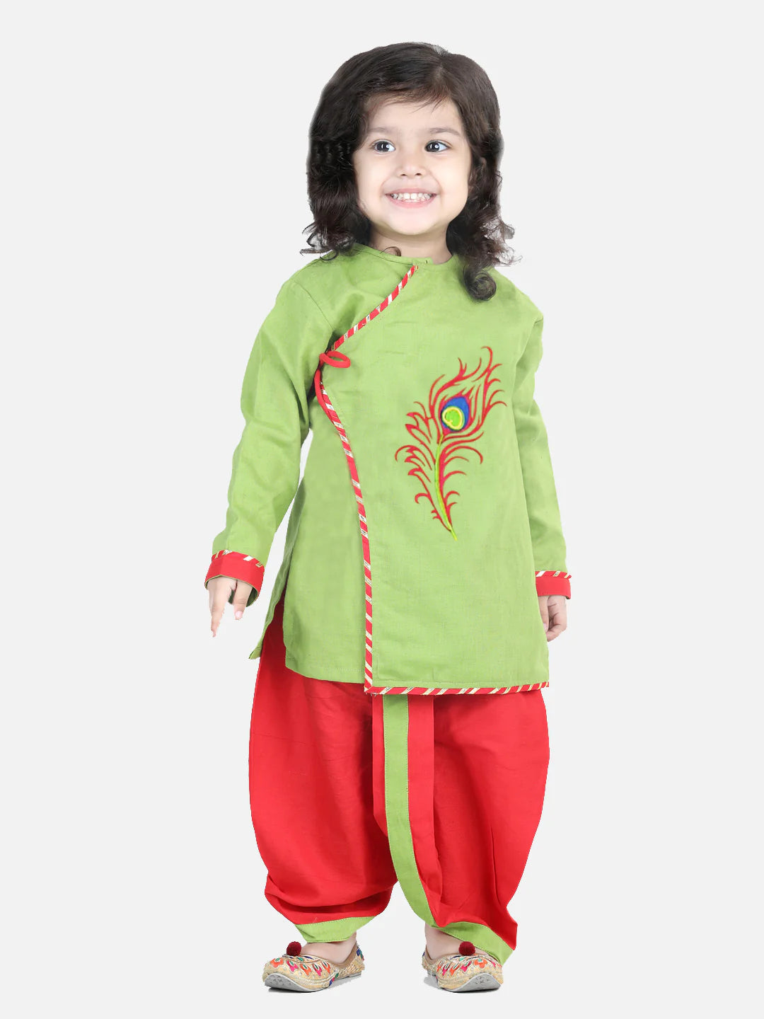 BownBee Full Sleeves Peacock Feather Embroidery Kurta With Dhoti