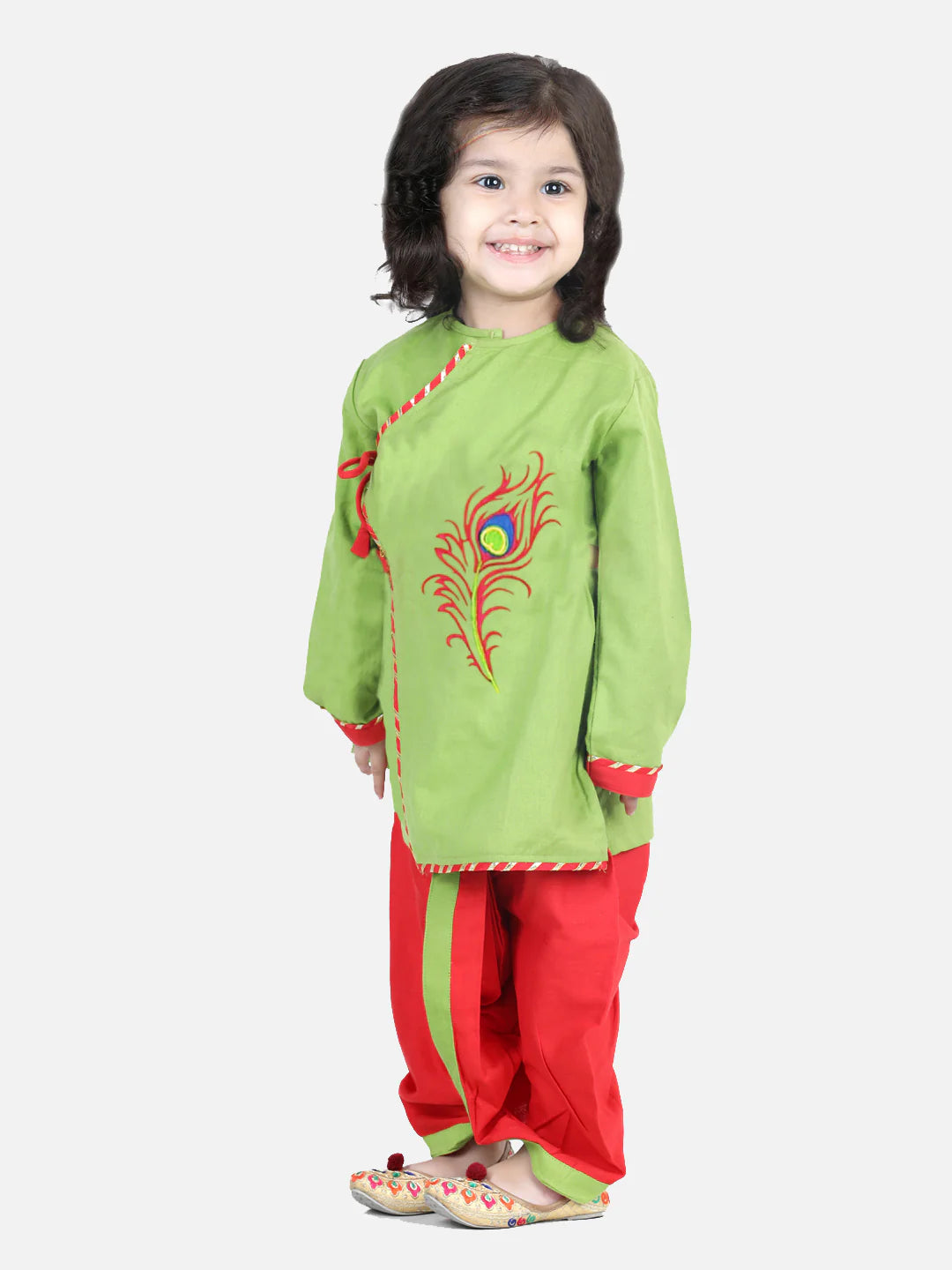 BownBee Full Sleeves Peacock Feather Embroidery Kurta With Dhoti
