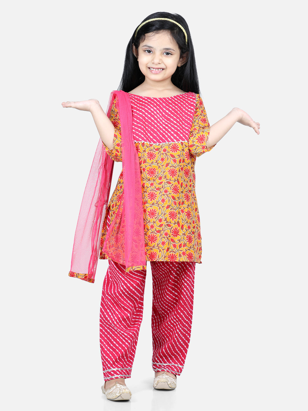 BownBee Pure Cotton Three Fourth Sleeves Floral Printed & Diagonal Striped Kurta & Pajama With Dupatta-Super Sale