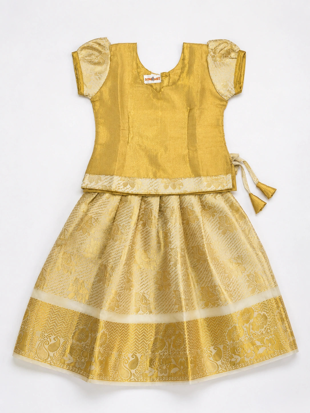 BownBee Half Sleeve South Indian Pavda Pattu Lehenga