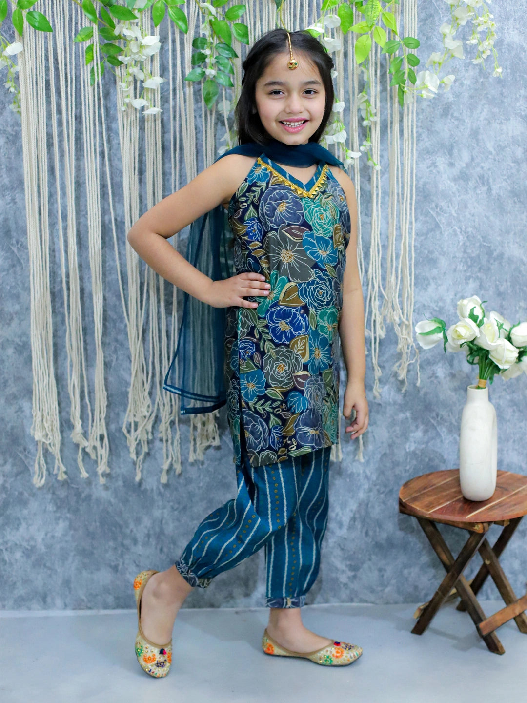 BownBee Printed Halter Neck Kurti with Harem Pants &  Dupatta