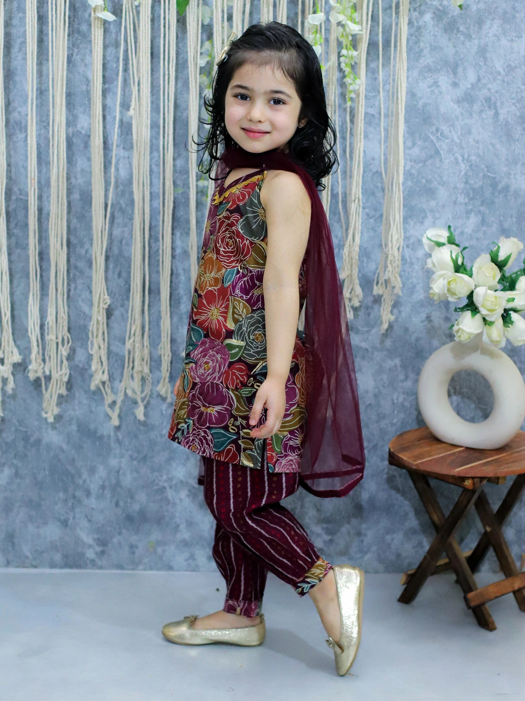 BownBee Girls Printed Halter Neck Kurti with Harem Pants & Dupatta