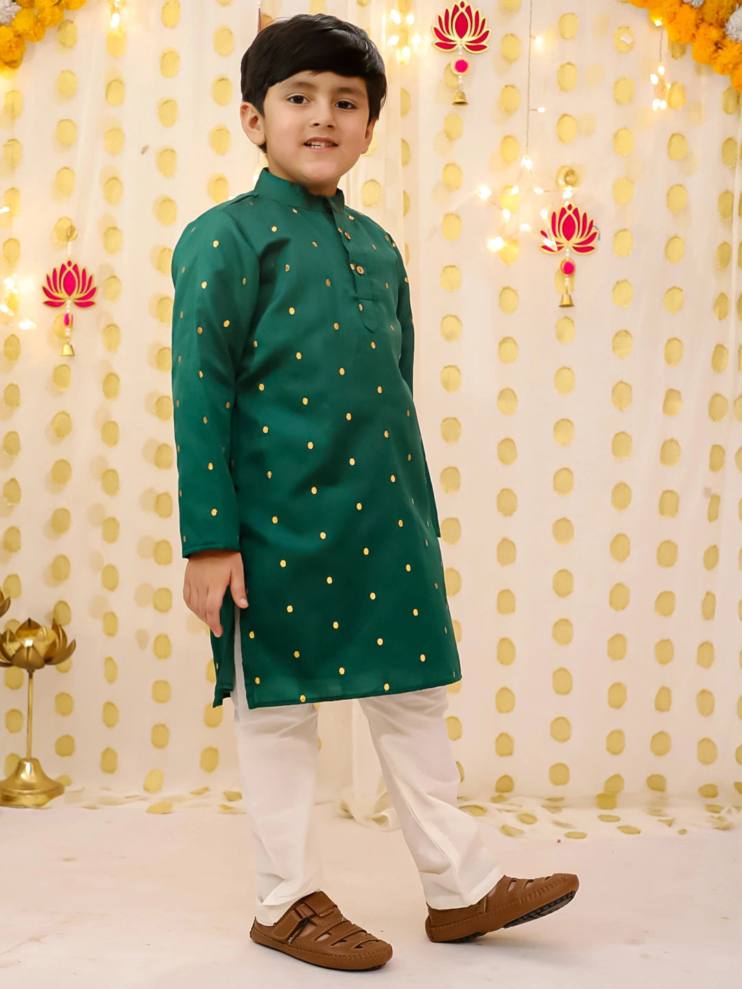 BownBee Festive FullSleeves Silk Kurta Pajama Set For Boys - Green