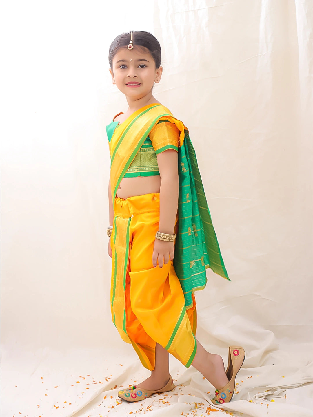 BownBee Ethnic Woven Design Ready To Wear Nauvari Saree For Girls