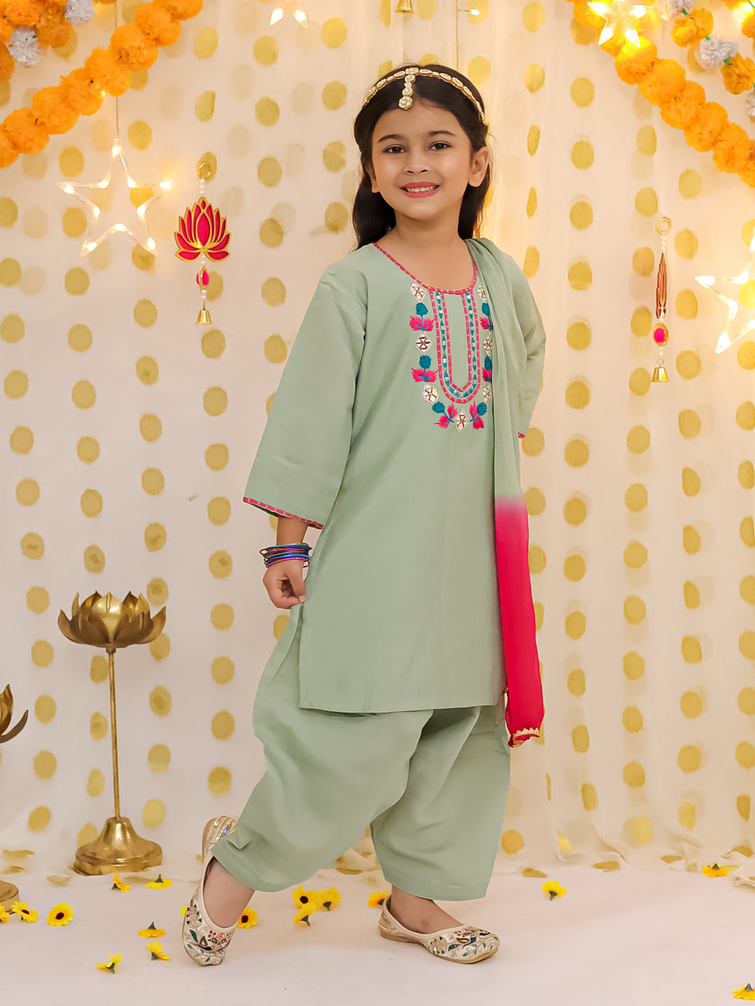 BownBee Festive Ethnic Suit & Dhoti Kurta Pajama With Jacket Sibling Set - Green