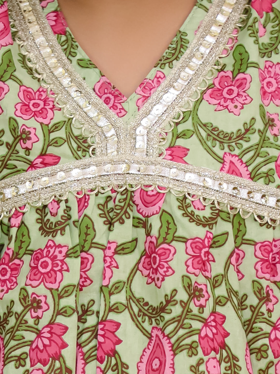 BownBee Pure Cotton Quater sleeves Printed Kurti With Sharara Set With matching Srunchie For Girls - Green
