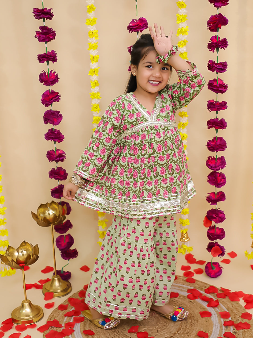 BownBee Pure Cotton Quater sleeves Printed Kurti With Sharara Set With matching Srunchie For Girls - Red