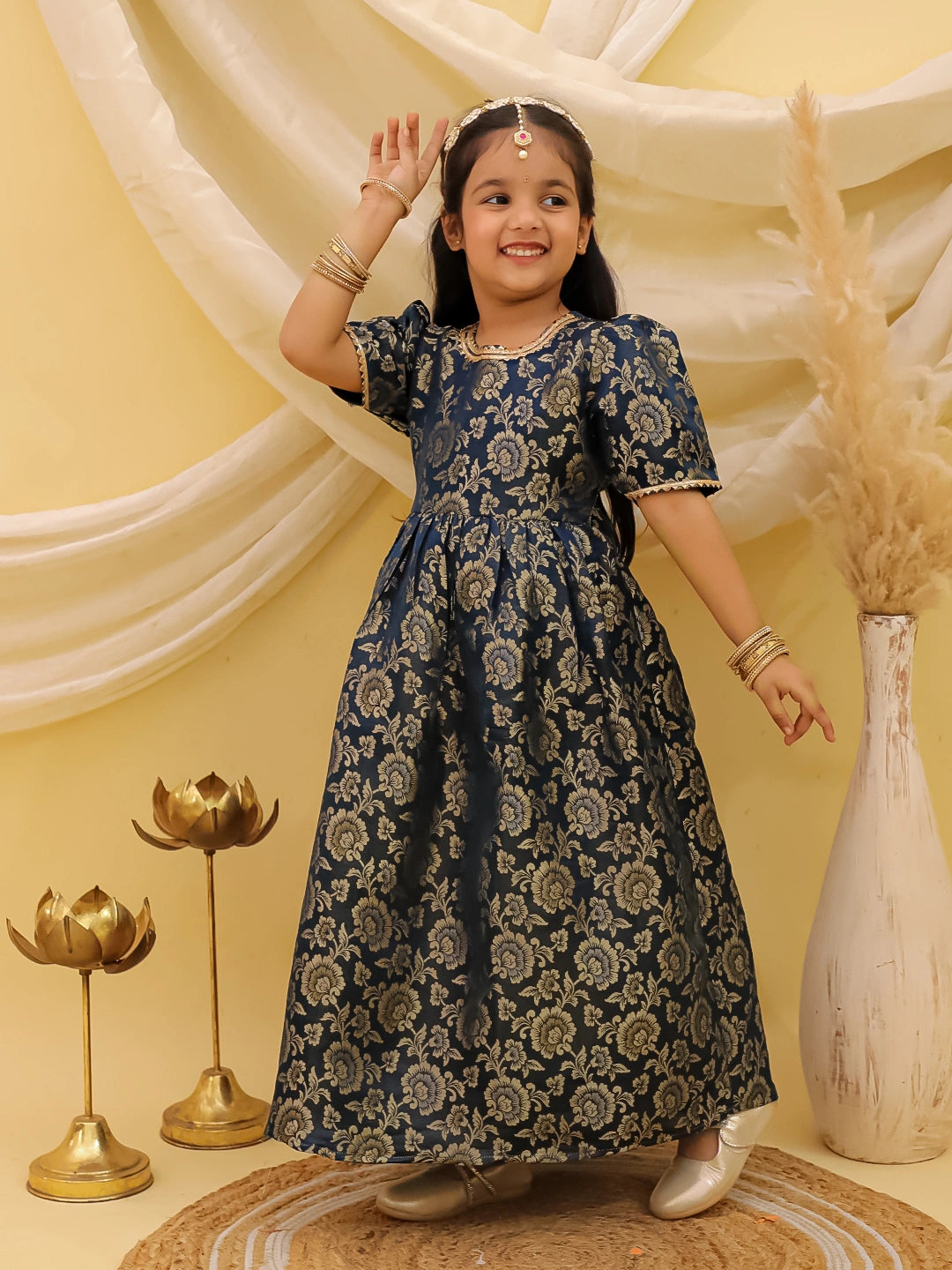 BownBee Short Sleeves Pathani Gown For Girls