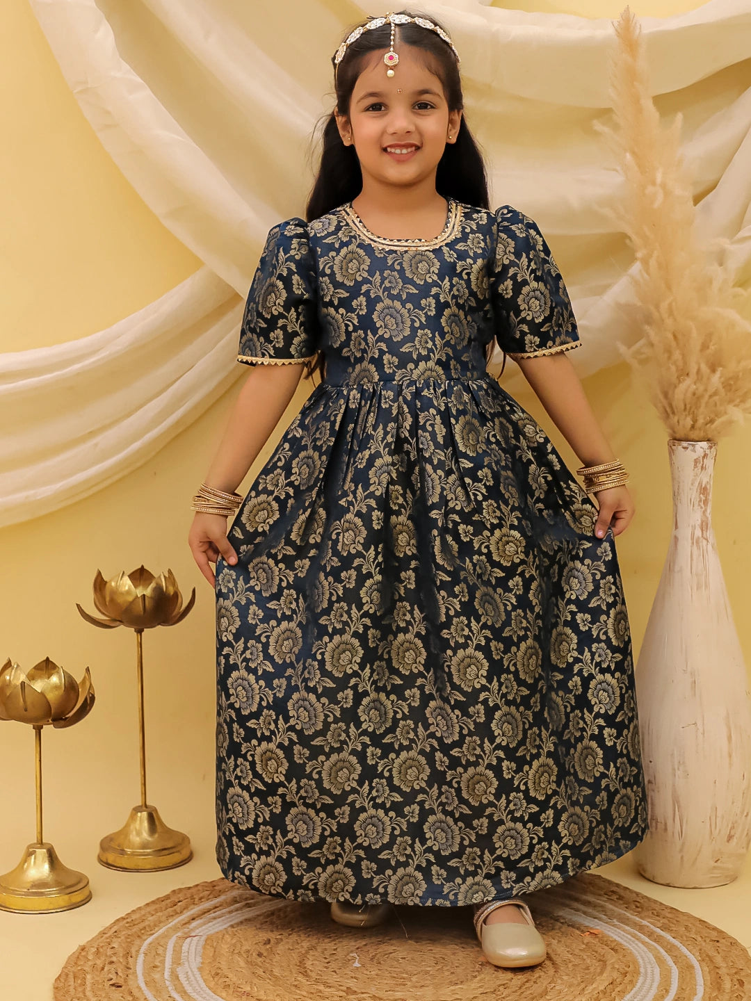 BownBee Short Sleeves Pathani Gown For Girls