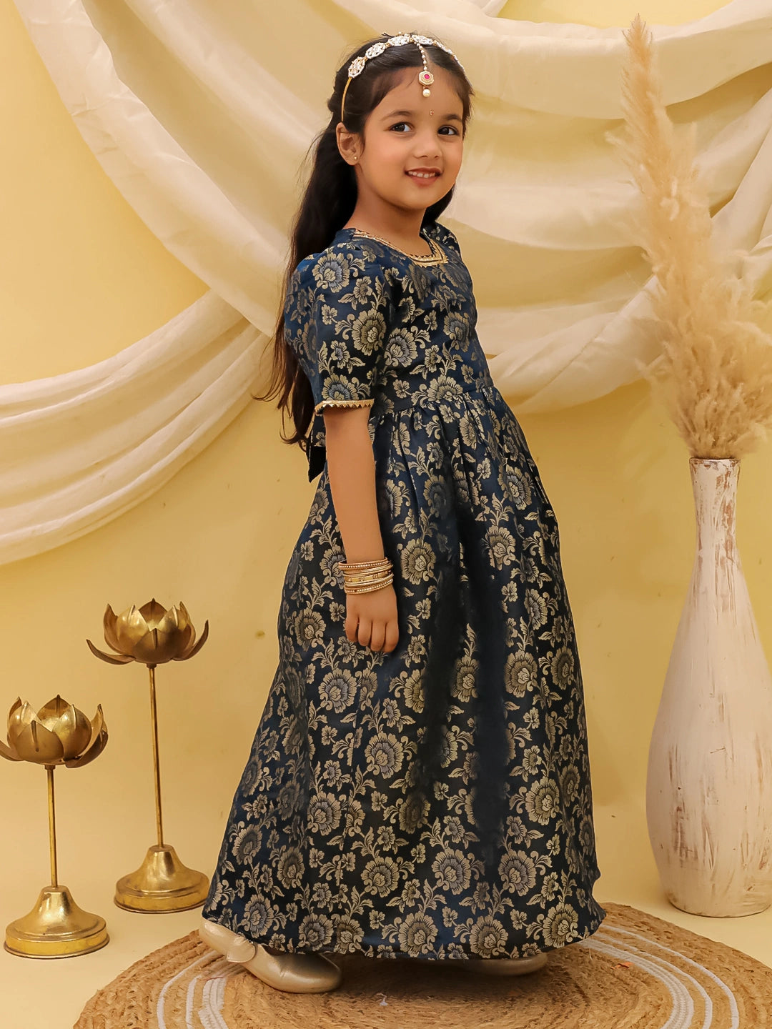 BownBee Short Sleeves Pathani Gown For Girls