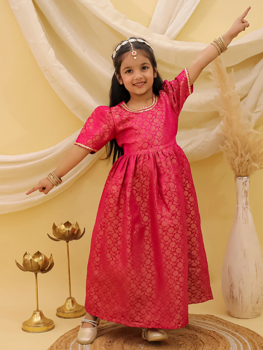 BownBee Short Sleeves Pathani Gown For Girls