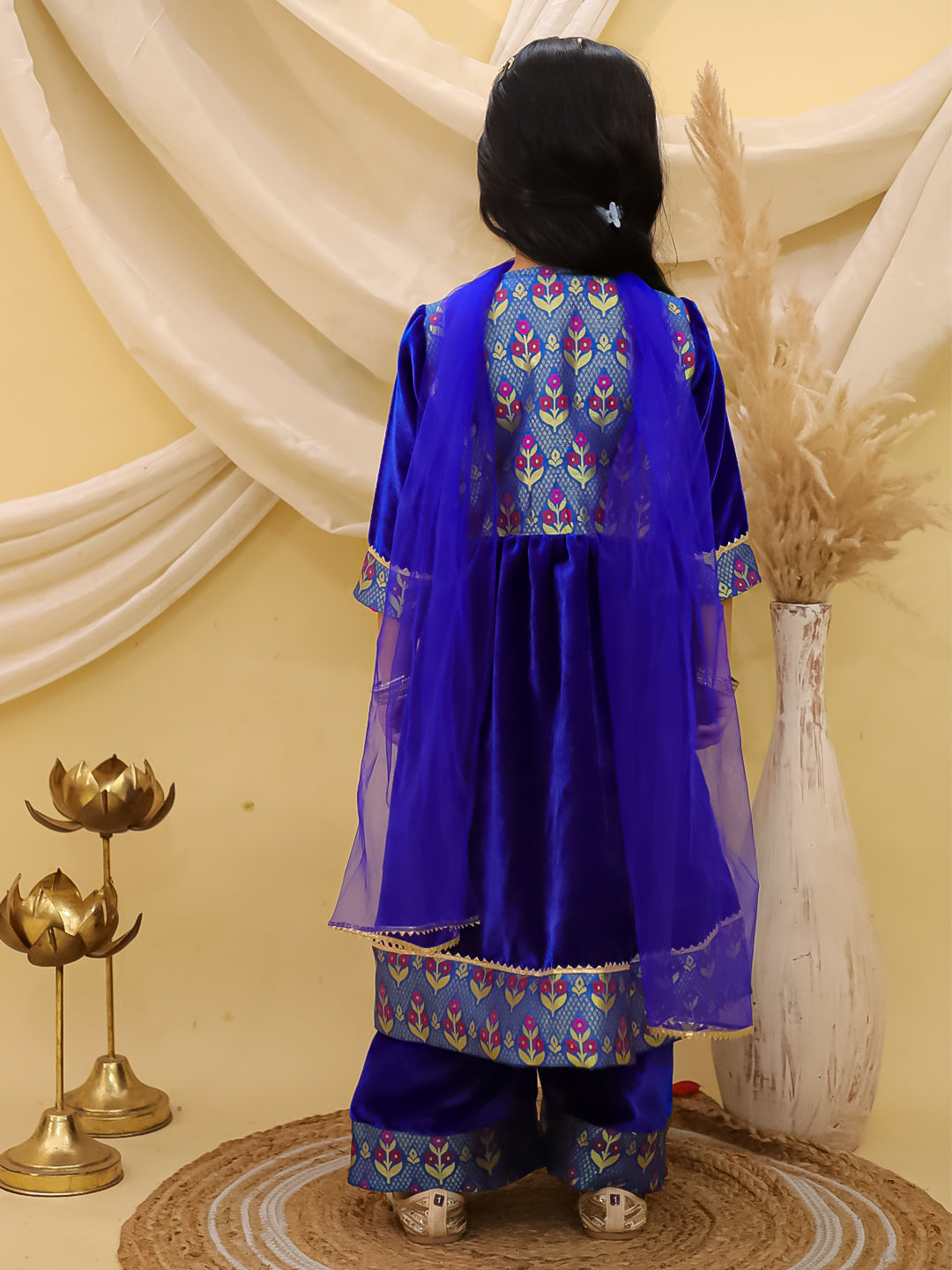 BownBee Wedding Quater  sleeves Velvet Jacquard Anarkali Suit Set - Red