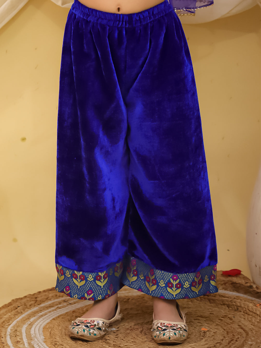 BownBee Wedding Quater  sleeves Velvet Jacquard Anarkali Suit Set - Red