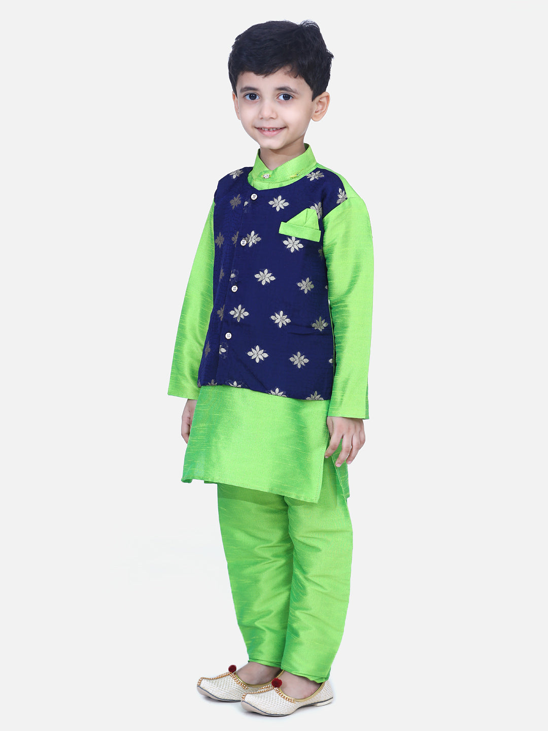 BownBee Full Sleeves Flower Design Attached Jacket Kurta With Pyjama - Green