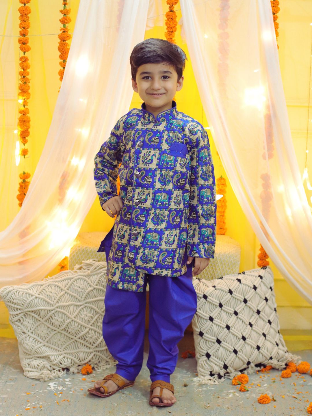 BownBee  Boys Ethnic Mor Print Full Sleeve Sherwani with Salwar - Blue