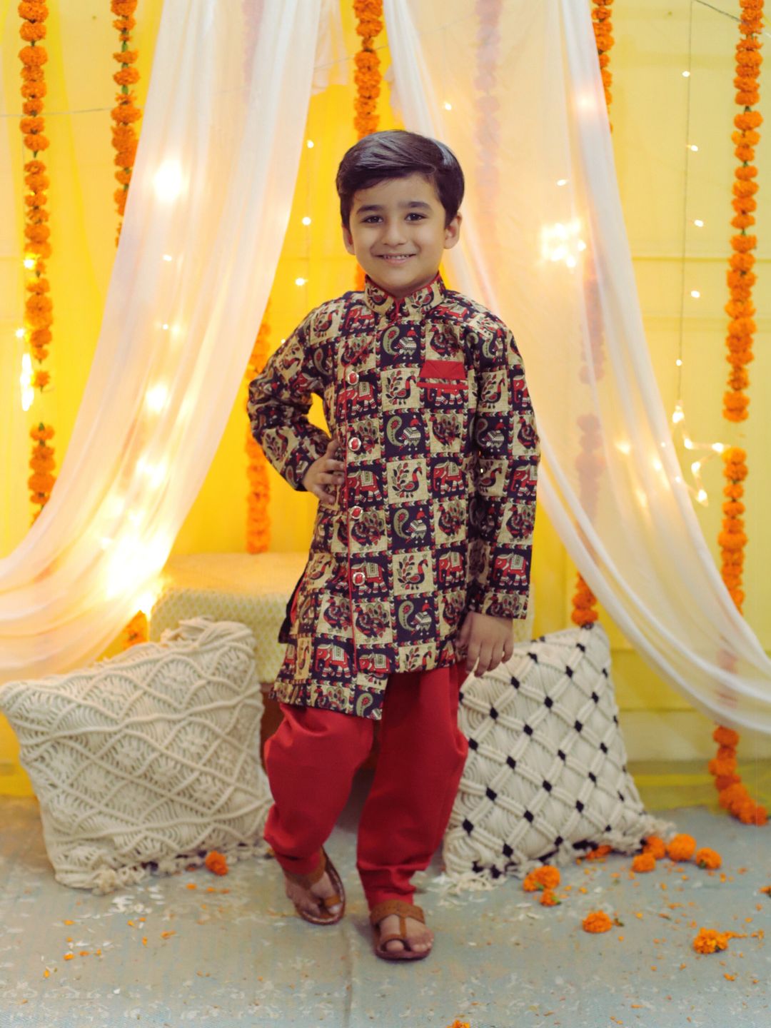 BownBee Boys Ethnic Animal Mor Print Full Sleeve Sherwani with Salwar - Black