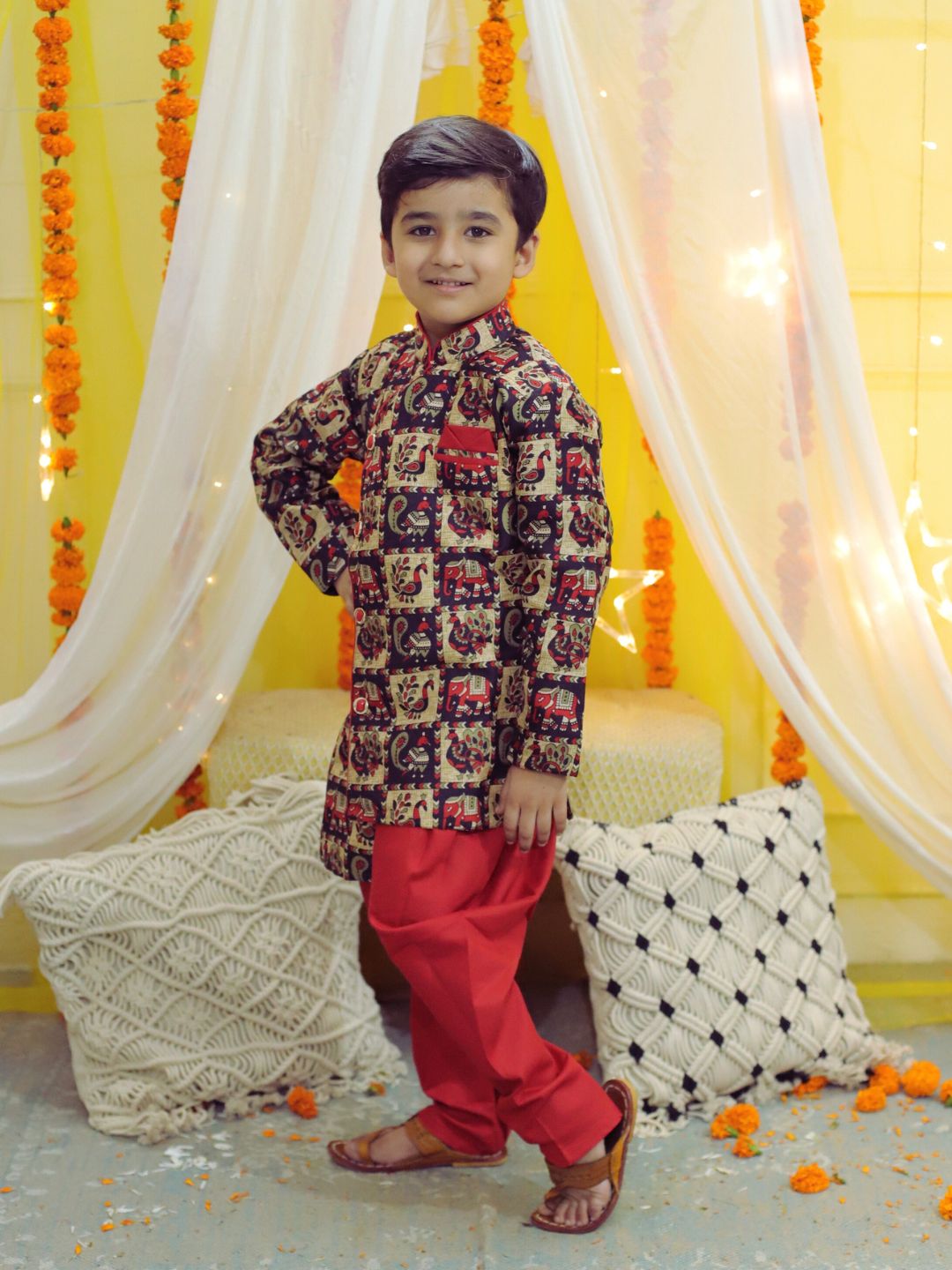 BownBee Boys Ethnic Animal Mor Print Full Sleeve Sherwani with Salwar - Black