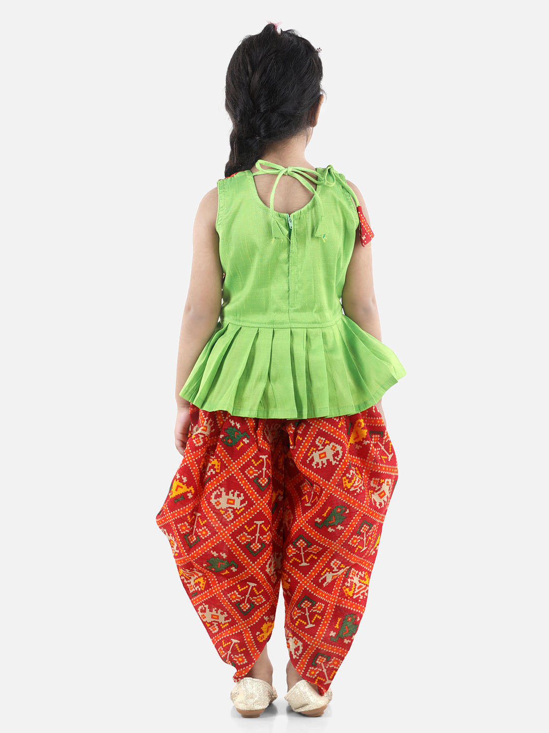BownBee Sleeveless Ethnic Design Detail Long Peplum Top With Printed Dhoti- Green