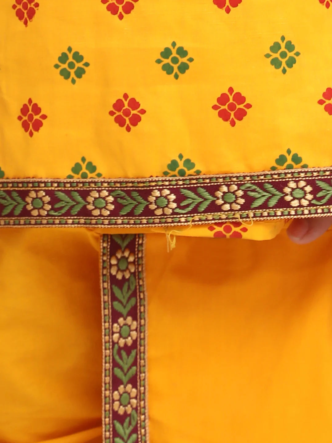 BownBee Full Sleeves Motif Design Kurta With Dhoti