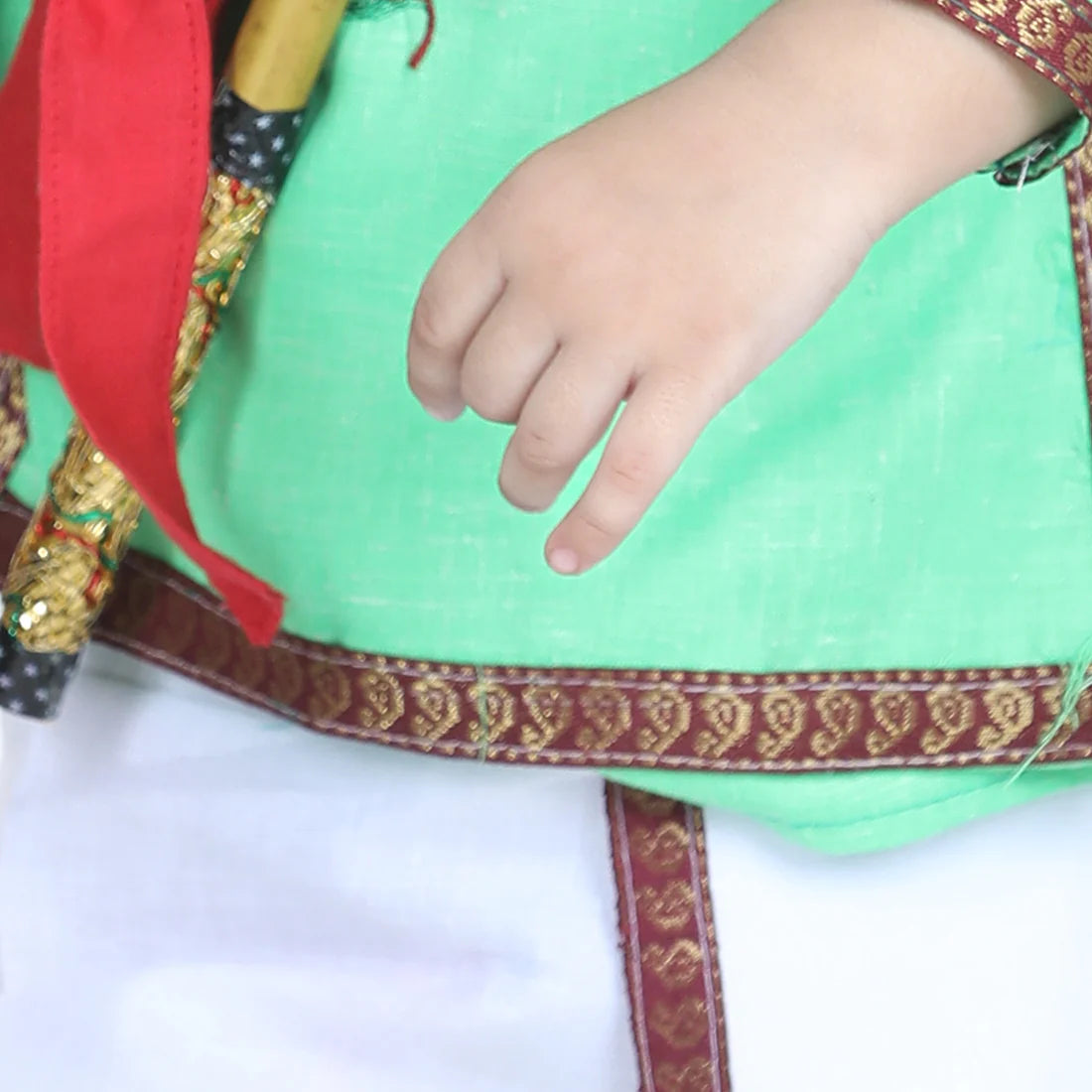 BownBee Full Sleeves Peacock Feather Embroidered Kurta With Dhoti & Basuri With Mukut & Band