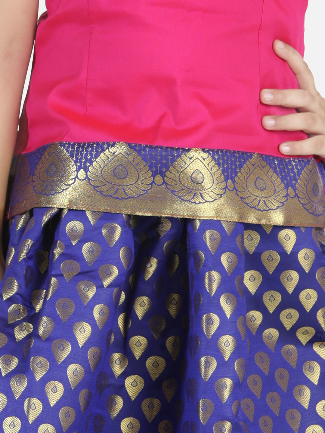 BownBee Half Sleeves Choli With South Indian Pavda Pattu Lehenga - Pink