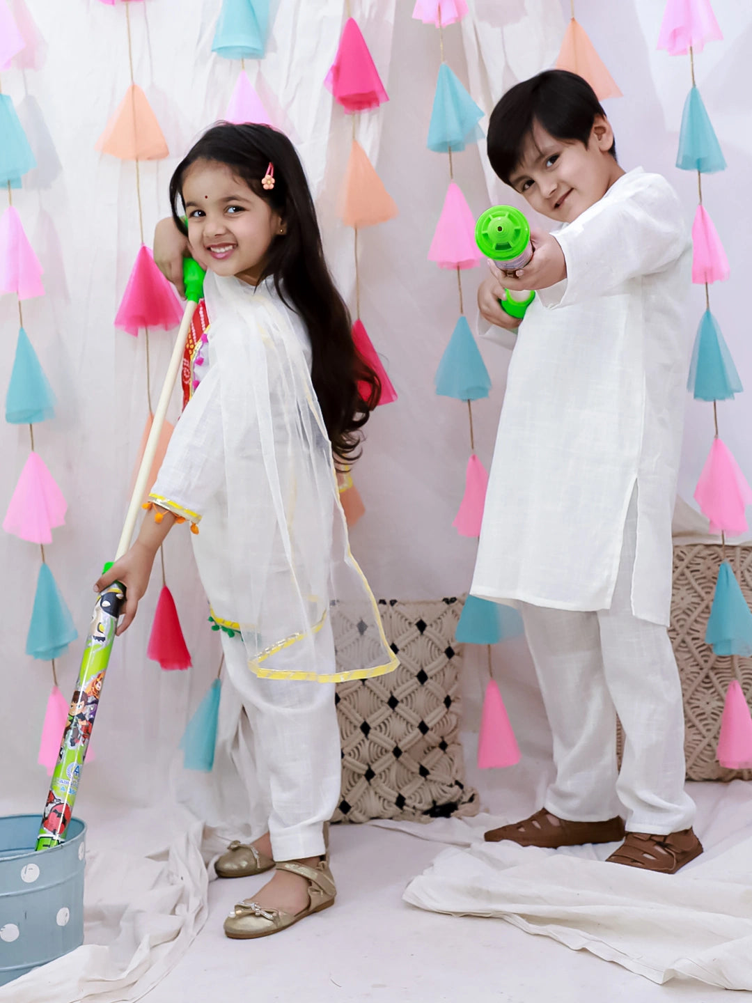 BownBee Pure cotton Kurta Pajama & Ethnic Suit With Dupatta Sibling Set - White