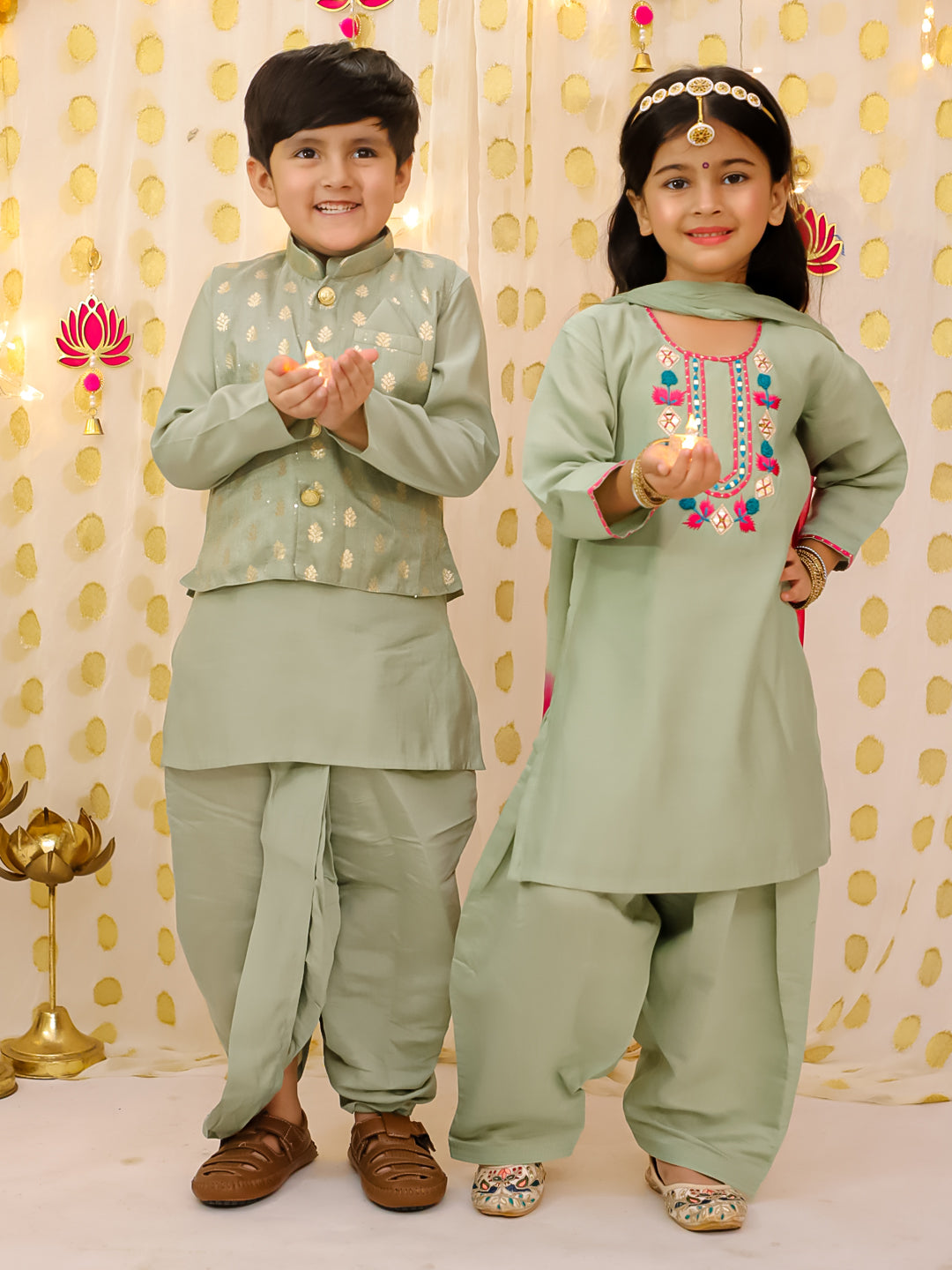 BownBee Festive Ethnic Suit & Dhoti Kurta Pajama With Jacket Sibling Set - Green