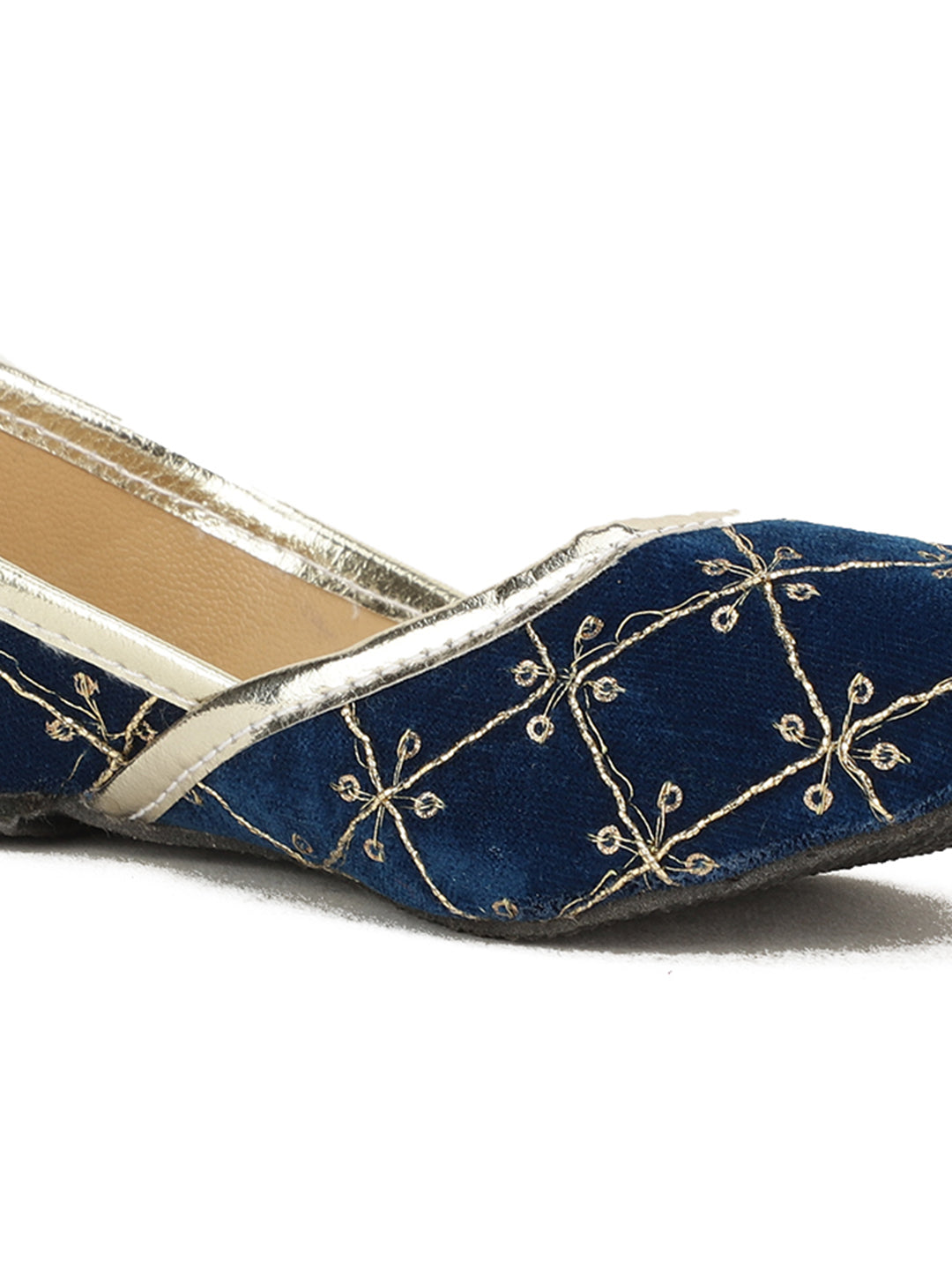 BownBee Embroidered Ethnic Juttis - Blue