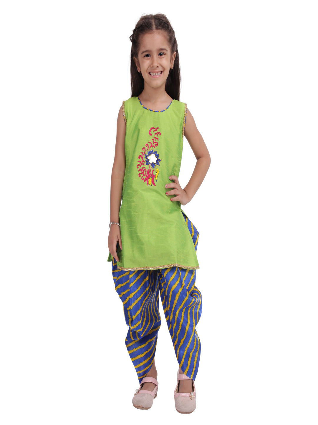 BownBee Embroidered Sleeveless Kurta With Leheriya Dhoti & Dupatta - Green
