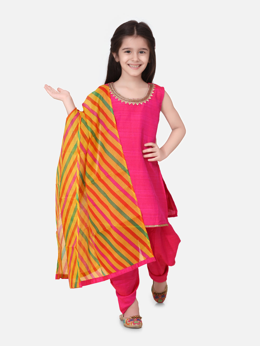 BownBee Sleeveless Solid Kurta & Dhoti With Leheriya Dupatta - Pink
