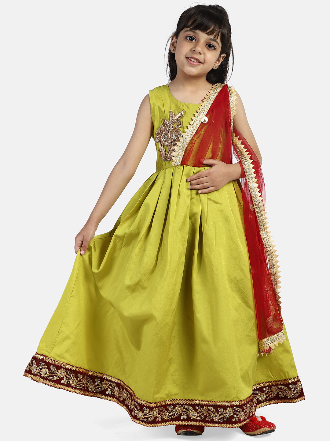 BownBee Sleeveless Flower Embellished Flared Gold Linen Party Gown